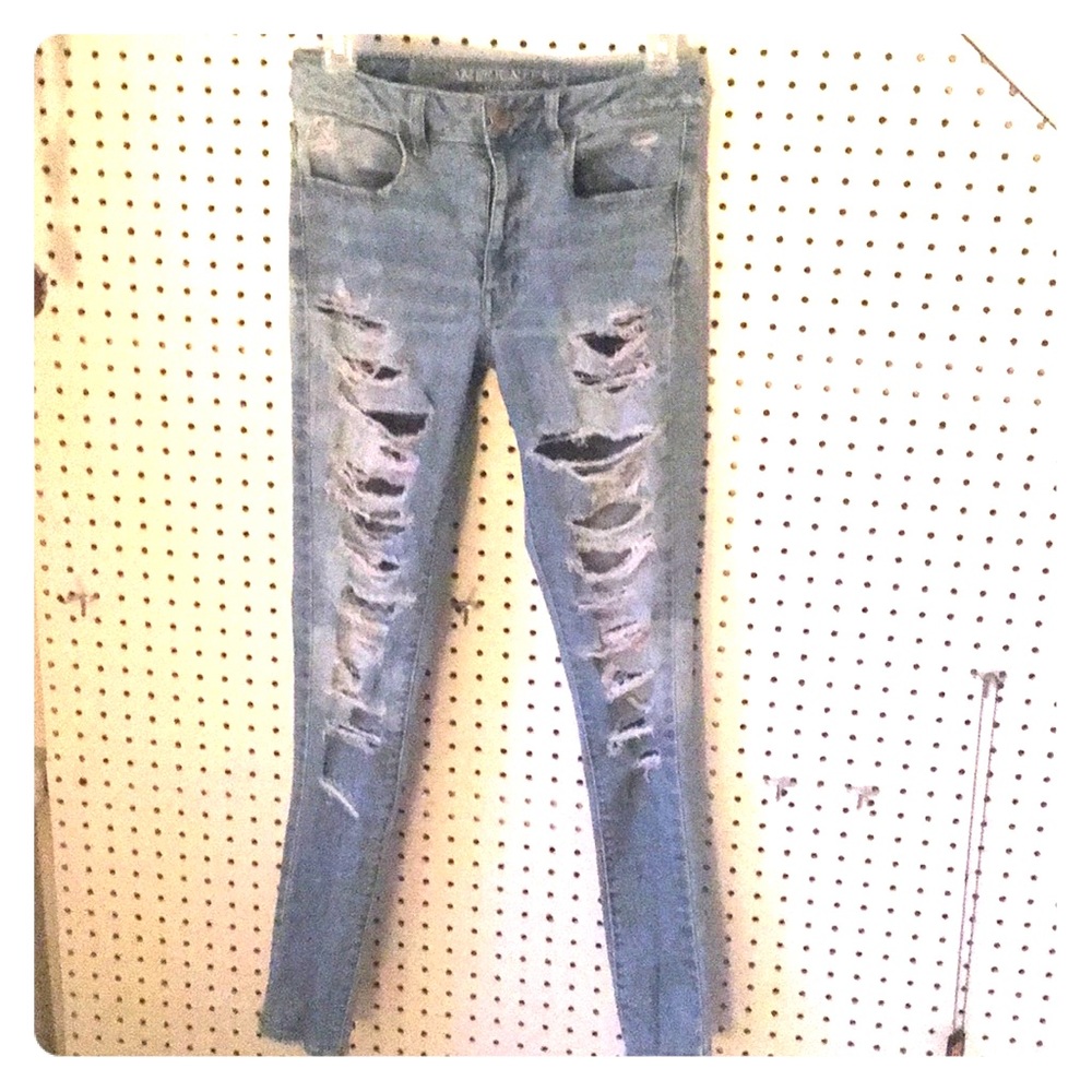 American eagle distressed super stretch jeans !!